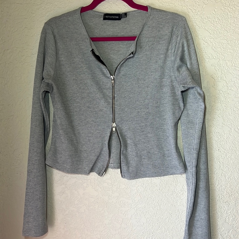 PrettyLittleThing Ribbed Top - Picture 2 of 4